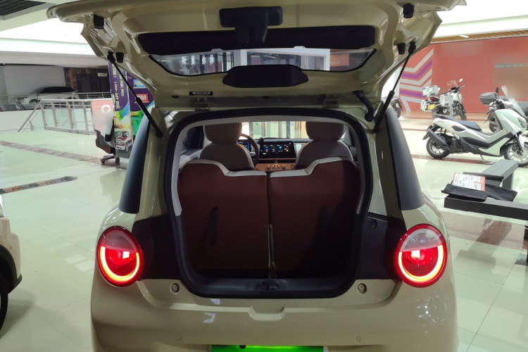 长安启源 长安Lumin 2022款 210km 香甜款机舱底盘23