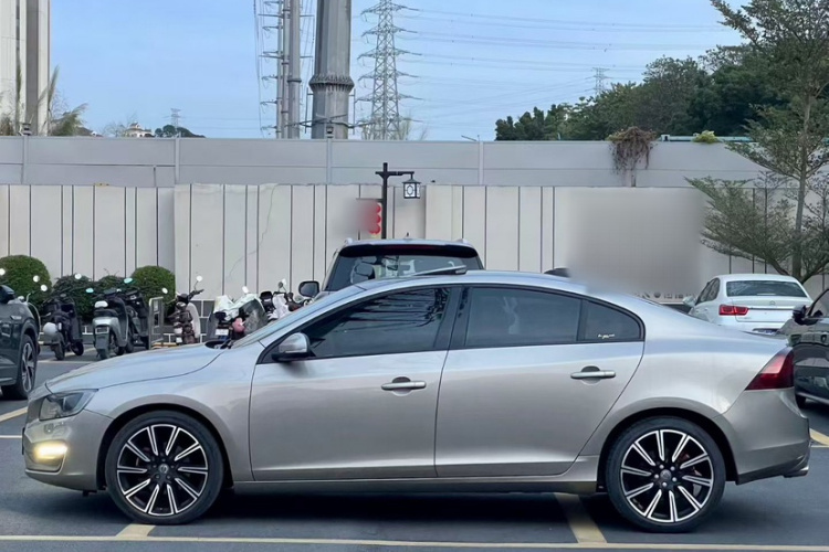 沃尔沃S60 2016款 S60L T4 智远版车身外观6003