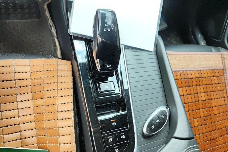 奔腾B70 2021款 1.5T 自动驭享型局部细节18