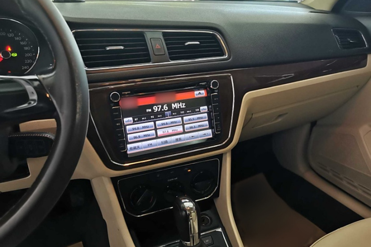 大众 朗逸 2015款 1.6L 自动舒适版中控内饰7003