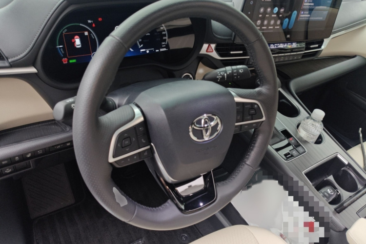 丰田 格瑞维亚 2024款 2.5L混动 旗舰ULTRA版局部细节13