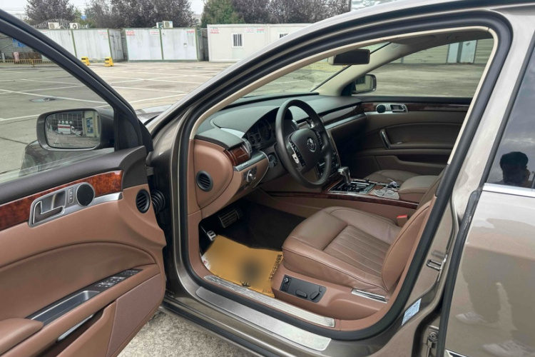 大众 辉腾 2014款 3.0L 商务型中控内饰7002