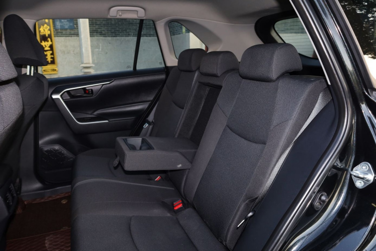 丰田 RAV4荣放 2023款 2.0L CVT两驱都市版中控内饰7013
