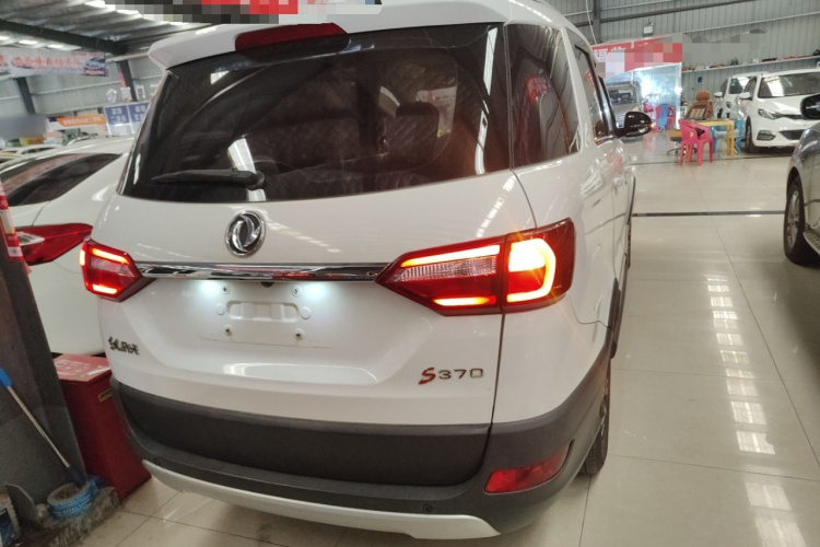 东风风光 风光370 2018款 S370 1.5L 手动豪华型 5座车身外观6004