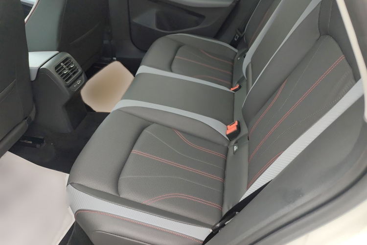 大众 2023款 凌渡L 280TSI DSG炫辣版中控内饰7004