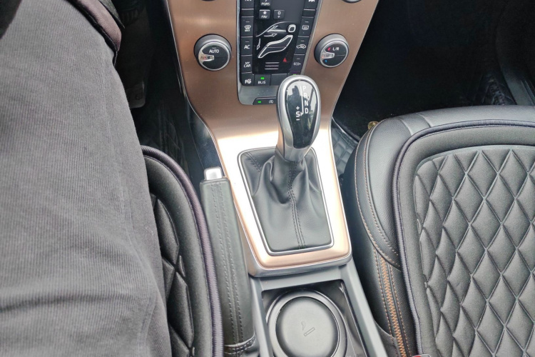 沃尔沃V40 2017款 Cross Country T3 智雅版局部细节18