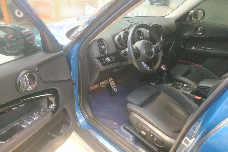 MINI Countryman 2019款 2.0T COOPER S ALL4 经典派中控内饰7003