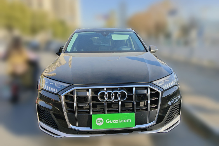 奥迪Q7 2023款 55 TFSI quattro S 尊贵型车身外观2