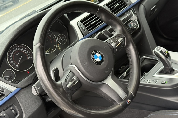 宝马3系 2018款 320i M运动套装中控内饰7006