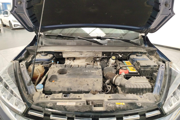 奇瑞 瑞虎8 2019款 1.6TGDI 自动精英型机舱底盘24