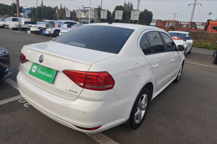 大众 朗逸 2017款 1.6L 手动风尚版车身外观7