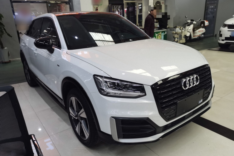 奥迪Q2L 2021款 35 TFSI 时尚动感型车身外观3