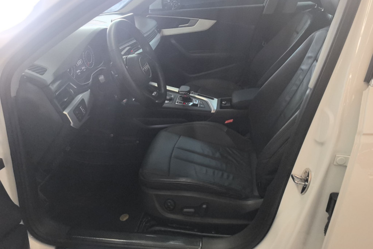 奥迪A4L 2019款 40 TFSI 时尚型 国V中控内饰19