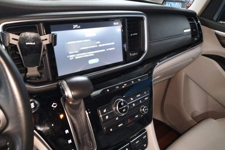 广汽传祺 传祺M8 2018款 320T 旗舰版局部细节16