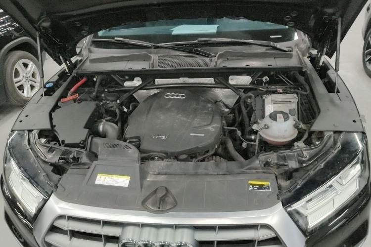 奥迪Q5L 2018款 40 TFSI 荣享时尚型 国VI机舱底盘24