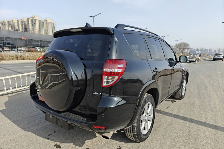 丰田 RAV4荣放 2011款 2.4L 自动四驱至臻版车身外观6003