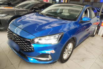 福特 福克斯 2021款 三厢 EcoBoost 180 自动锋潮型