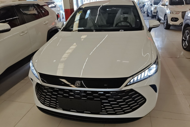 比亚迪 秦PLUS 2025款 DM-i 智驾版 128KM进取型车身外观2