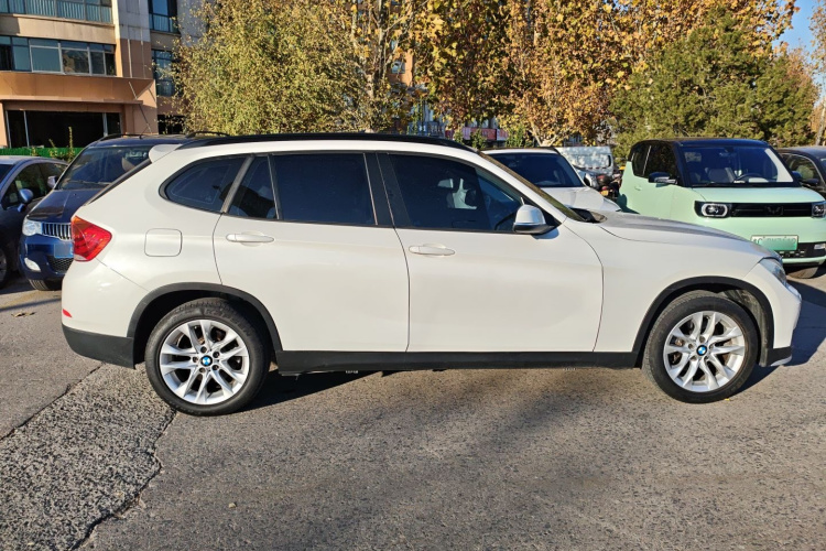 宝马X1 2015款 sDrive18i 时尚晋级版车身外观4