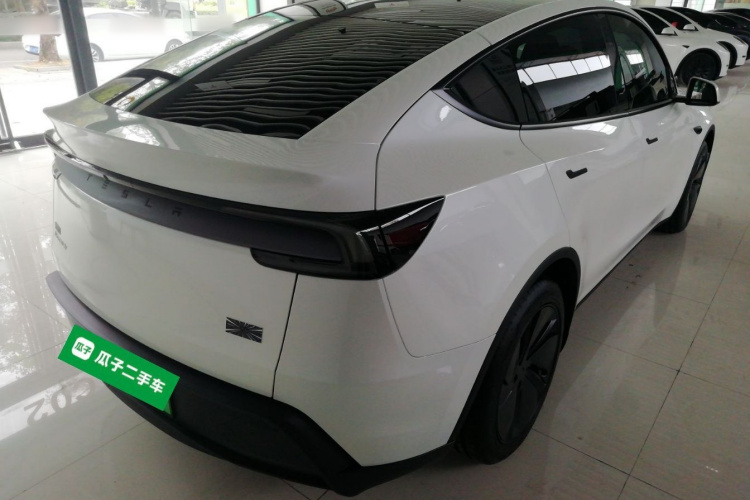 特斯拉 Model Y 2025款 后轮驱动版车身外观6005