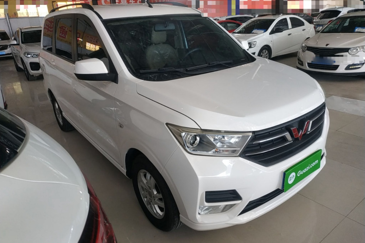 五菱汽车 五菱宏光 2018款 1.5L S舒适型L2B车身外观3