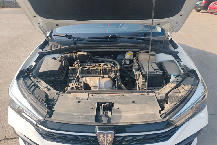 荣威i5 2021款 1.5L 手动铂金版机舱底盘24