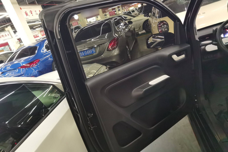 五菱汽车 宏光MINIEV 2022款 GAMEBOY 200km 玩咖款 磷酸铁锂中控内饰7007