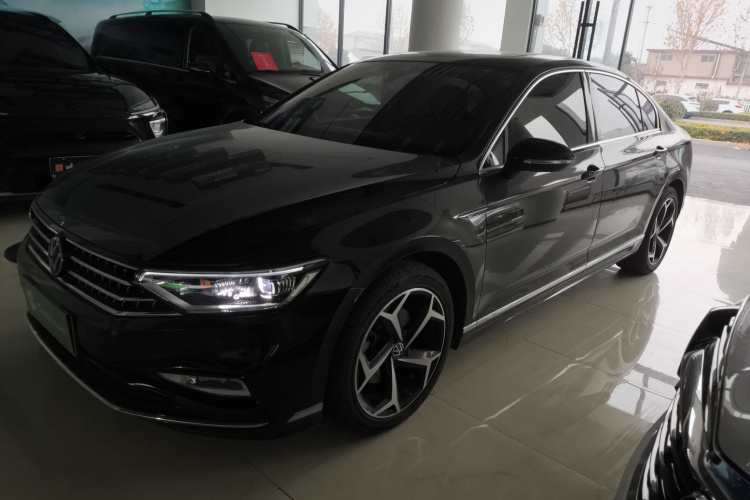 大众 迈腾 2023款 200万辆纪念版 330TSI DSG豪华型车身外观6003