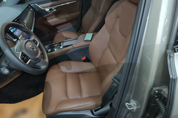 沃尔沃V90 2022款 Cross Country B5 AWD 智远版中控内饰19