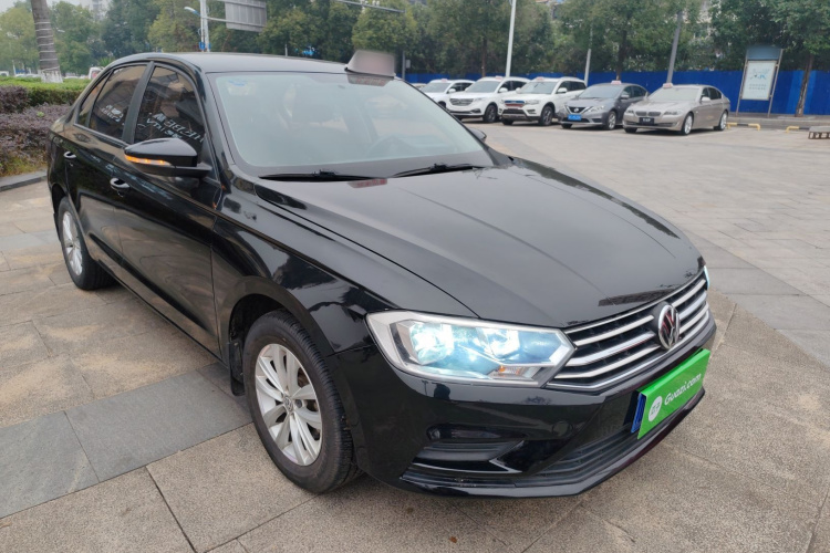 大众 宝来 2016款 1.6L 手动时尚型车身外观3