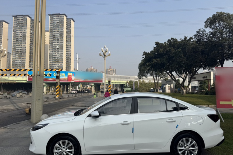 荣威i5 2026款 1.5L CVT豪华版车身外观6003