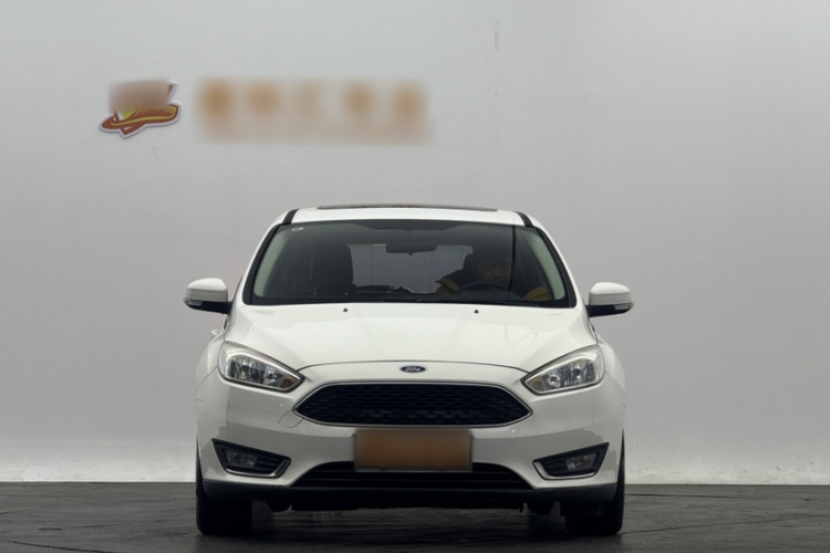 福特 福克斯 2015款 两厢 1.6L 自动风尚型车身外观6002