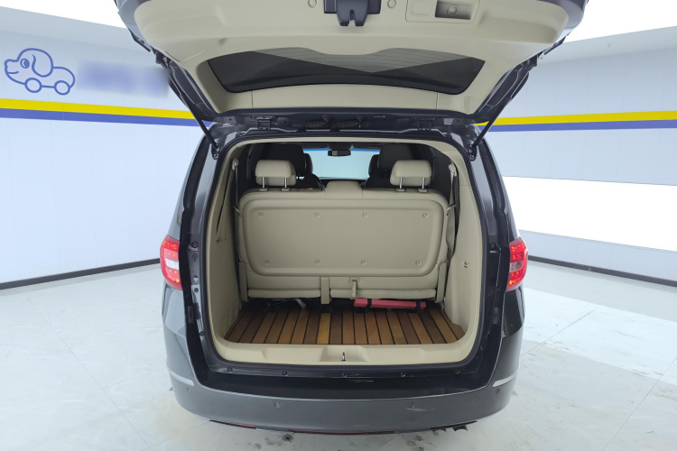 别克GL8 2018款 28T 豪华型 国VI机舱底盘23