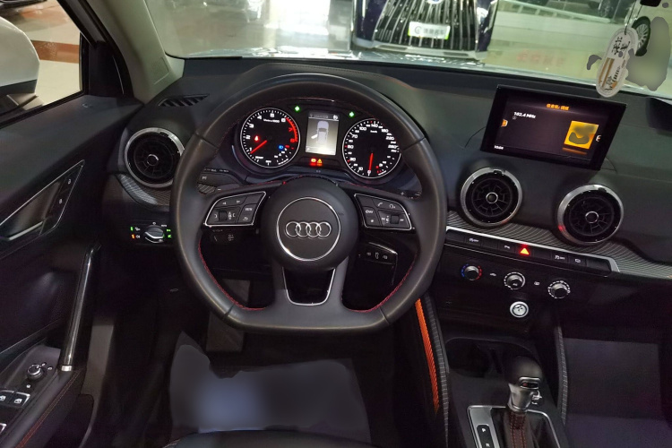 奥迪Q2L 2023款 35TFSI 进取动感型局部细节13