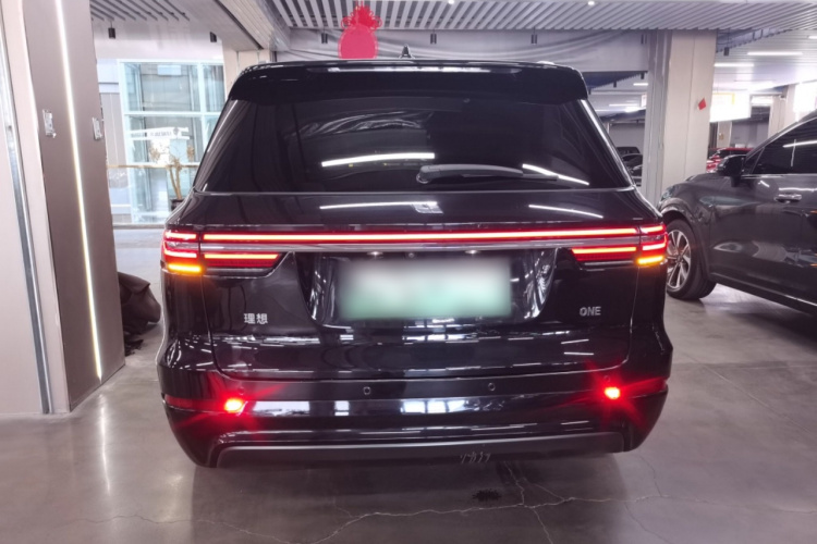 理想汽车 理想ONE 2020款 增程6座版车身外观6