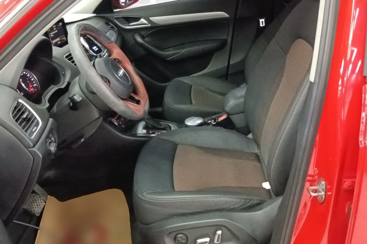 奥迪Q3 2016款 30 TFSI 时尚型中控内饰19