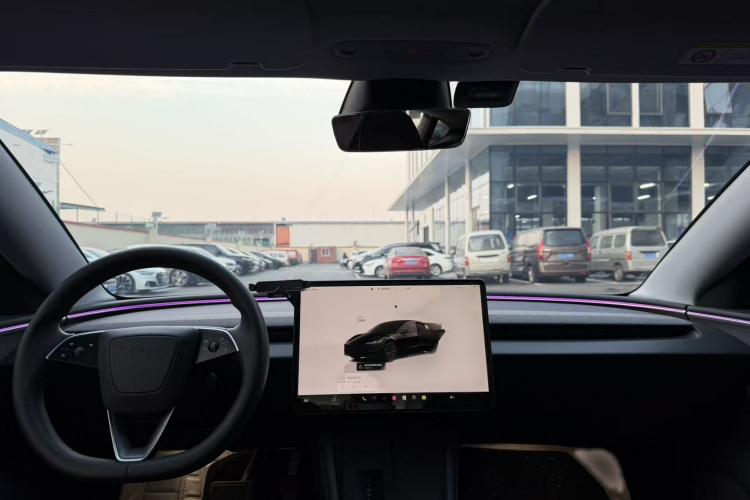 特斯拉 Model 3 2023款 后轮驱动版中控内饰7005