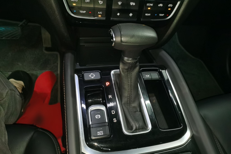 广汽传祺 传祺GS8 2017款 320T 两驱豪华智联版（七座）局部细节18