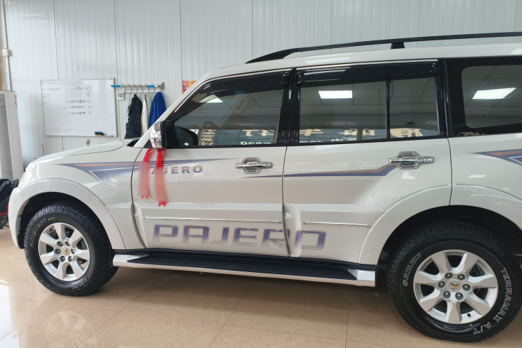 三菱 帕杰罗（平行进口） 车身外观4
