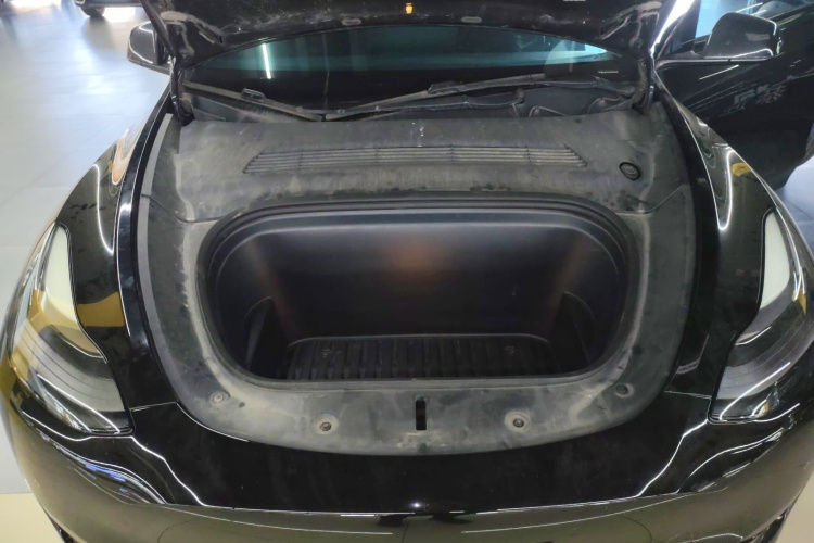 特斯拉 Model Y 2022款 后轮驱动版机舱底盘24