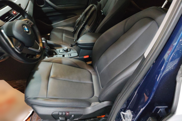 宝马X1 2019款 sDrive18Li 时尚型中控内饰19