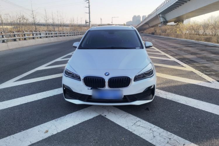 宝马2系旅行车 2018款 218i 领先型车身外观6001