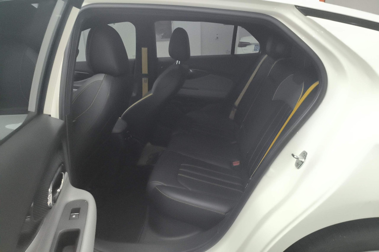 广汽传祺 影豹 2023款 270T DCT J15版中控内饰21