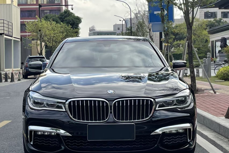 宝马7系 2018款 740Li 领先型 M运动套装车身外观6001