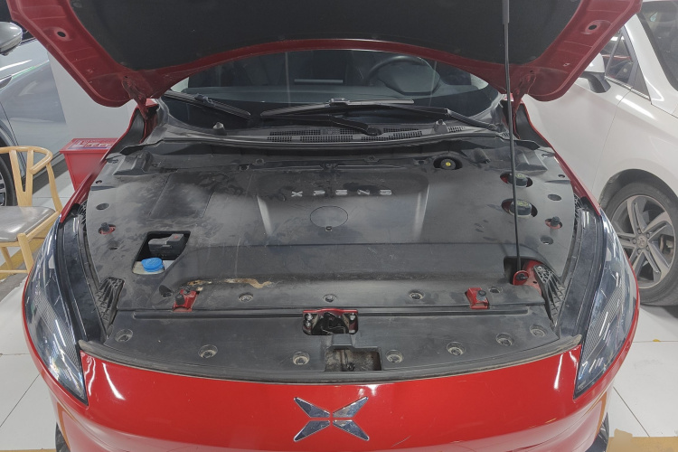 小鹏G3 2020款 520 尊享版机舱底盘24