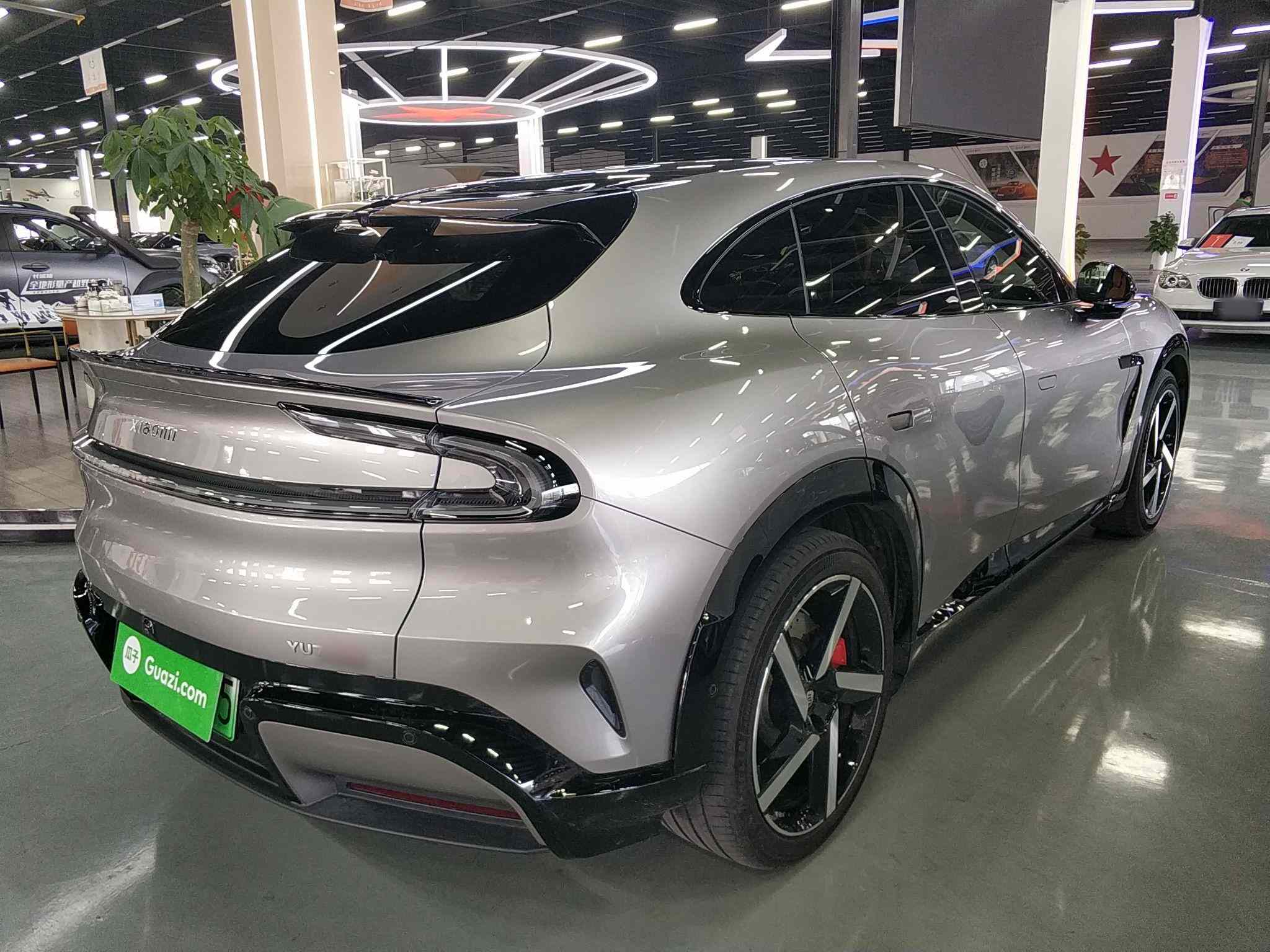 小米汽车 小米YU7 2025款 超长续航高性能四驱Max版(4)