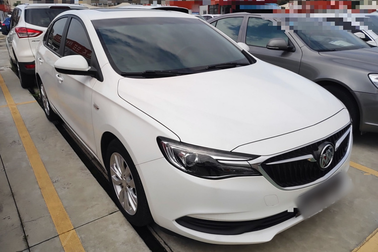 别克 英朗 2021款 改款 典范 1.5L 自动精英型车身外观3