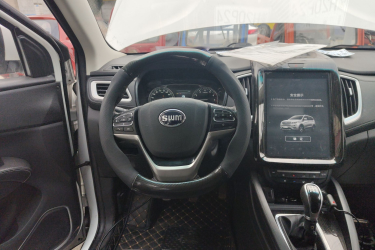 SWM斯威汽车 SWM斯威X7 2016款 1.5T 手动豪华型 7座中控内饰13