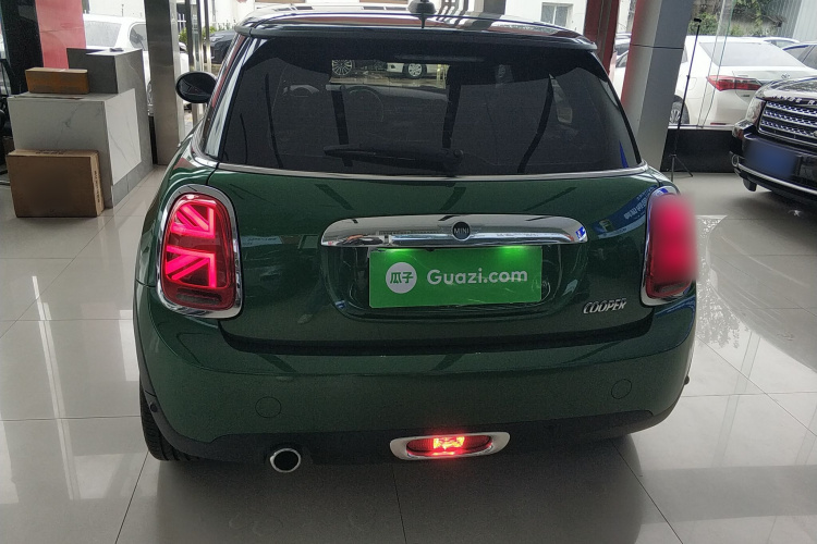 MINI 2020款 1.5T COOPER 艺术家车身外观6