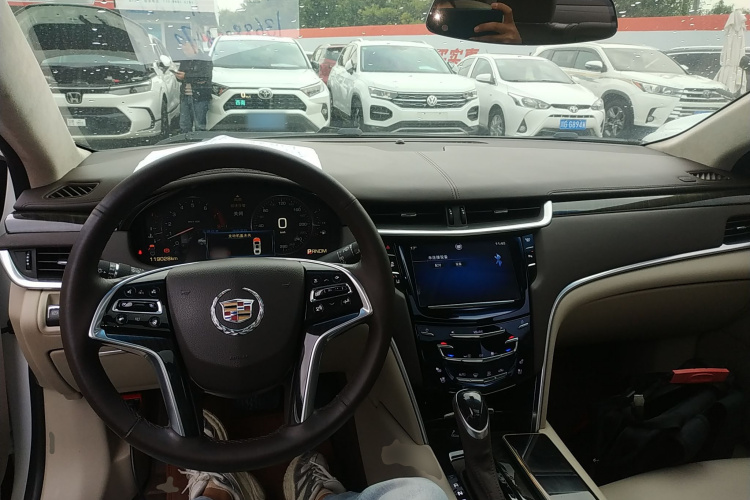 凯迪拉克XTS 2014款 28T 铂金版中控内饰7002